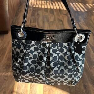 Vintage coach ashley signature shoulder